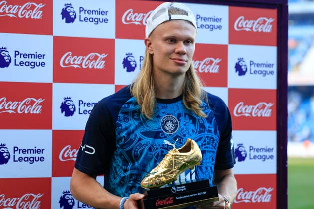 Manchester City v Aston Villa, Premier League Erling Haaland (9) of Manchester City with his golden boot award during the celebrations at the end of the Premier League match between Manchester City and Aston Villa at the Etihad Stadium, Manchester, UK on 24 May 2026. Manchester Etihad Stadium Manchester UK Editorial use only DataCo restrictions apply See www.football-dataco.com , Copyright: xConorxMolloyx PSI-24291-0094