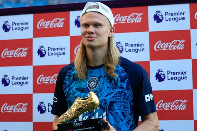 Manchester City v Aston Villa, Premier League Erling Haaland (9) of Manchester City with his golden boot award during the celebrations at the end of the Premier League match between Manchester City and Aston Villa at the Etihad Stadium, Manchester, UK on 24 May 2026. Manchester Etihad Stadium Manchester UK Editorial use only DataCo restrictions apply See www.football-dataco.com , Copyright: xConorxMolloyx PSI-24291-0095