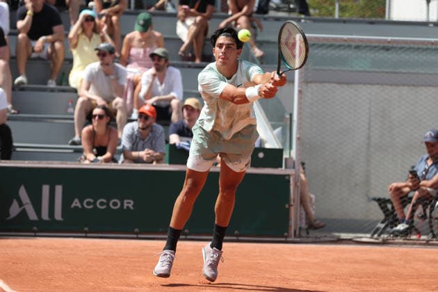 Internationaux de Roland Garros. Match du 24 mai. INTERNATIONAUX DE ROLAND GARROS.FEDERICO CINA 456734 2026-05-24 Paris France  Copyright: xPatrickxBorenx xStarfacex STAR_456734_066