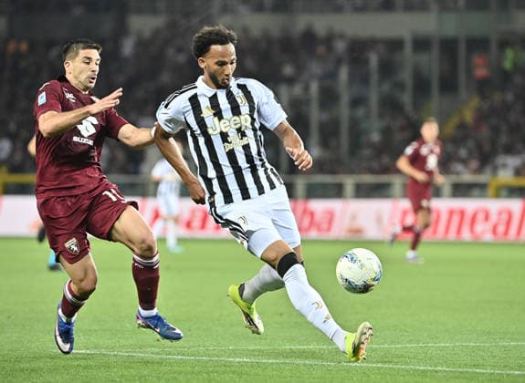 Torino v Juventus - Serie A TURIN, ITALY, MAY 24: Juventus Lloyd Kelly (R) fight for the ball with Torino s Giovanni Simeone during the Italian serie A football match between Torino and Juventus at the stadio Olimpico Grande Torino in Turin, Italy, on May 24, 2026. Isabella Bonotto Anadolu Turin Italy. Editorial use only. Please get in touch for any other usage.  Copyright: x2026xAnadoluxIsabellaxBonottox
