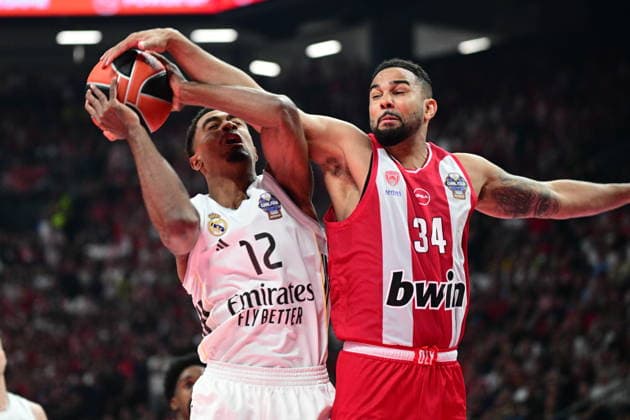 Olympiacos Piraeus v Real Madrid Euroleague Final Four Theo Maledon of Real Madrid and Cory Joseph of Olympiacos during the Euroleague match, Final Four, Final game between Olympiacos Piraeus v Real Madrid played at ATHENS Telekom Center Athens Stadium on May 24nd 2026 in Athens Greece Athens Greece Basketball *** Olympiacos Piraeus v Real Madrid Euroleague Final Four Theo Maledon of Real Madrid and Cory Joseph of Olympiacos during the Euroleague match, Final Four, Final game between Olympiacos Piraeus v Real Madrid played at ATHENS Telekom Center Athens Stadium on May 24nd 2026 in Athens Greece Athens Greece Basketball Copyright: xAgenciaxLOFx