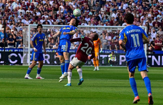 West Ham United v Leeds United, London, UK - 24 May 2026 Ao Tanaka of Leeds United and Jarrod Bowen Captain of West Ham United challenge for the ball during the Premier League match between West Ham United and Leeds United at The London Stadium, London on 24 May 2026. ( London The London Stadium London England Copyright: xAlanxStanford PPAUKx PPA-277429