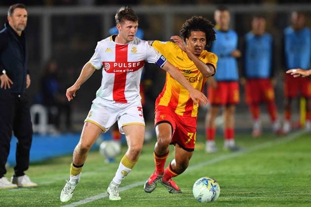 Lecce s Defensive Midfielder Oumar Ngom (79 US Lecce) and Genoa CFC s Defensive Midfielder Morten Frendrup (32 Genoa CFC) in action during the Serie A Enilive matchday 38 match between US Lecce and Genoa CFC at the Stadio Via del Mare in Lecce, Italy, Sunday, May 24, 2026. (Credit Image: Giovanni Evangelista LaPresse)  Copyright: xGiovannixEvangelista LaPressex