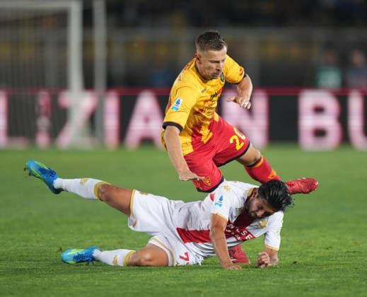 US Lecce v Genoa CFC - Serie A Ylber Ramadani of US Lecce plays during the Serie A match between US Lecce and CFC Genoa in Lecce, Italy, on May 24, 2026. Lecce Italy  Copyright: xGabrielexMaricchiolox originalFilename:maricchiolo-usleccev260524_npCPv.jpg