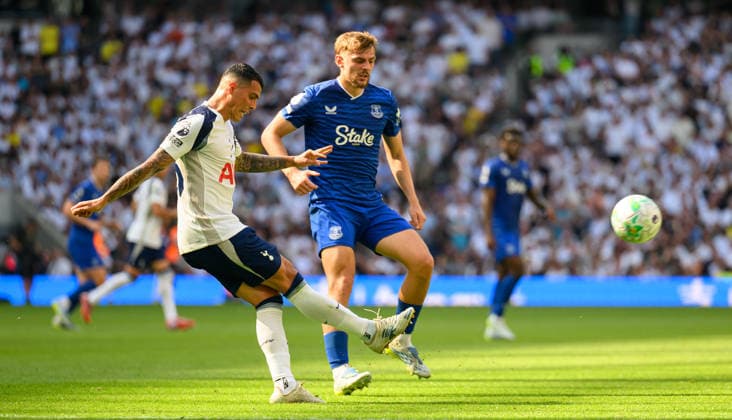 Tottenham Hotspur v Everton Premier League Pedro Porro of Tottenham Hotspur passes the ball during the Premier League match at Tottenham Hotspur Stadium, London 24 05 2026 UK Newspapers OUT Copyright: xGraemexWilcocksonx FIL-23469-0077