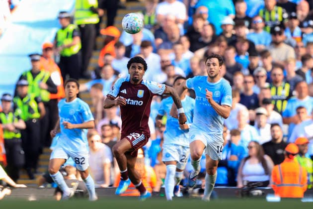 Manchester City v Aston Villa, Premier League Ian Maatsen (22) of Aston Villa runs with the ball during the Premier League match between Manchester City and Aston Villa at the Etihad Stadium, Manchester, UK on 24 May 2026. Manchester Etihad Stadium Manchester UK Editorial use only DataCo restrictions apply See www.football-dataco.com , Copyright: xConorxMolloyx PSI-24291-0108