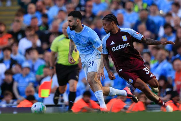 Manchester City v Aston Villa, Premier League Rayan Ait-Nouri (21) of Manchester City runs past Leon Bailey (31) of Aston Villa during the Premier League match between Manchester City and Aston Villa at the Etihad Stadium, Manchester, UK on 24 May 2026. Manchester Etihad Stadium Manchester UK Editorial use only DataCo restrictions apply See www.football-dataco.com , Copyright: xConorxMolloyx PSI-24291-0115