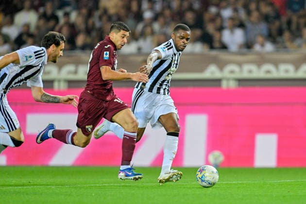 Torino™s Giovanni Simeone fights for the ball during the Serie A soccer match between Torino and Juventus at the Olimpic Stadium in Turin, Italy - Sunday, May 24, 2026. - Soccer .  Copyright: xTanoxPecoraro LaPressex