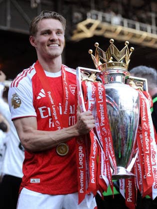 Football - 2025 2026 Premier League - Crystal Palace vs. Arsenal - Selhurst Park - Sunday 24th May 2026 Arsenal Captain, Martin Odegaard with the Premier League trophy 