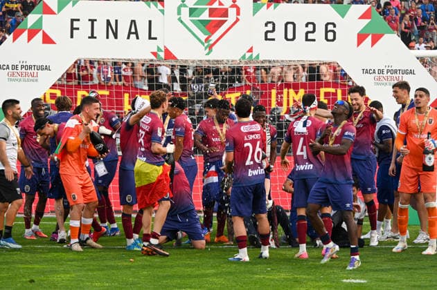May 24, 2026, Lisbon, Lisbon, Portugal: Players from Torreense celebrates the winning after the TaoÂßa de Portugal final match at the Estadio Nacional (Jamor) in Oeiras, Portugal, on May 24, 2026. 2026 SPORTING CP V SC TORREENSE TACA DE PORTUGAL FINAL  - ZUMAr238 20260524_zip_r238_093 Copyright: xRicardoxRochax