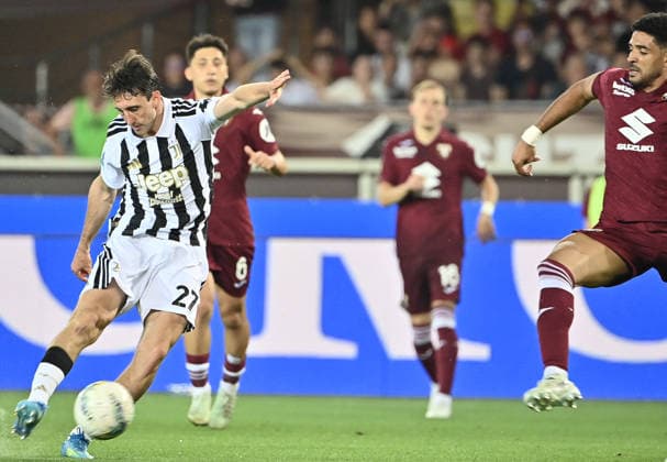 Torino v Juventus - Serie A TURIN, ITALY - MAY 24: Juventus Andrea Cambiaso (L) during the Italian serie A football match between Torino and Juventus at the stadio Olimpico Grande Torino in Turin, Italy, on May 24, 2026. Isabella Bonotto Anadolu Turin Italy. Editorial use only. Please get in touch for any other usage.  Copyright: x2026xAnadoluxIsabellaxBonottox