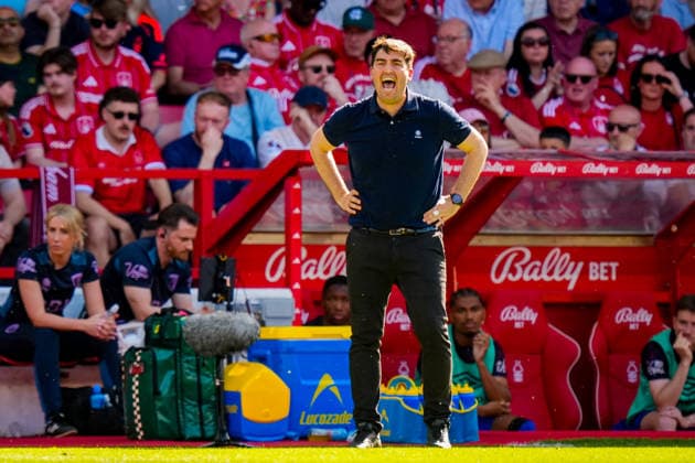 Nottingham Forest v Bournemouth - Premier League Andoni Iraola, manager of Bournemouth, gives his team instructions during the Premier League match between Nottingham Forest and Bournemouth at City Ground in Nottingham, United Kingdom, on May 24, 2026. Nottingham United Kingdom  Copyright: xNewsxImagesx originalFilename:cosgrove-premierl260524_npw81.jpg