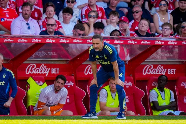 Nottingham Forest v Bournemouth - Premier League Vitor Pereira, manager of Nottingham Forest, gives his team instructions during the Premier League match between Nottingham Forest and Bournemouth at City Ground in Nottingham, United Kingdom, on May 24, 2026. Nottingham United Kingdom  Copyright: xNewsxImagesx originalFilename:cosgrove-premierl260524_npeFd.jpg