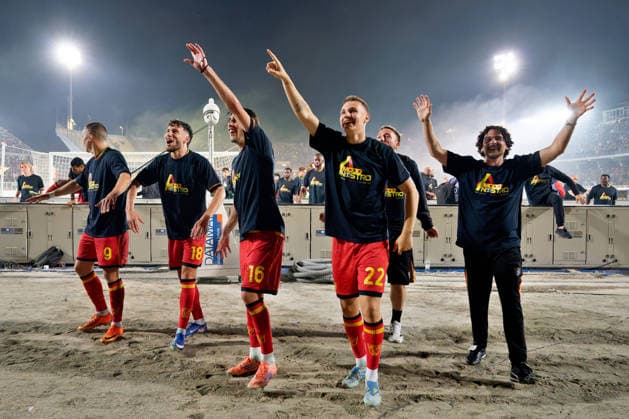 IPA85050281 - players of US Lecce celebrates the victory during US Lecce vs Genoa CFC, Italian soccer Serie A match in Lecce, Italy, May 24 2026  Copyright: xEmmanuelexMastrodonato IPAxSportx xx 85050281