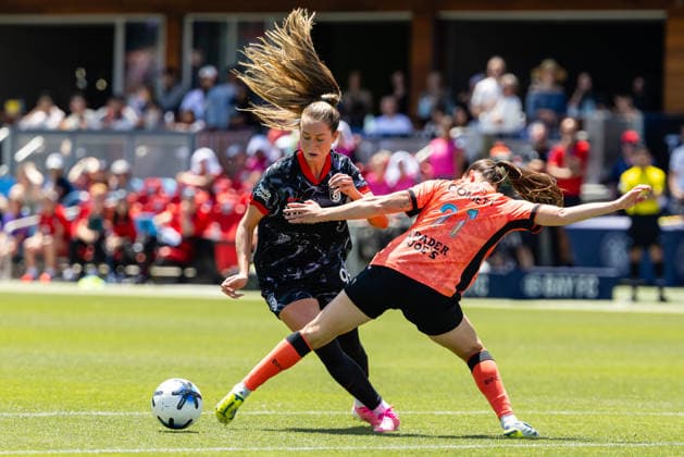 SAN JOSE, CA - MAY 24: Aldana Cometti 21 of Bay FC challenges the ball against Jordyn Huitema 99 of Chicago Stars FC during a match on May 24, 2026 at PayPal Park in San Jose, CA. (Photo by Matthew Huang Icon Sportswire) SOCCER: MAY 24 NWSL Bay FC vs Chicago Stars EDITORIAL USE ONLY Icon260524001