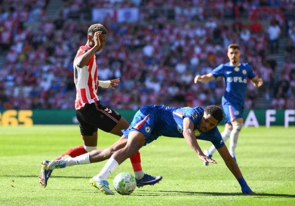Nilson Alderete of Sunderland fouls Wesley Fofana of Chelsea Sunderland v Chelsea, Premier League, Football, Stadium of Light, Sunderland, UK - 24 May 2026Sunderland Stadium of Light United Kingdom EDITORIAL USE ONLY No use with unauthorised audio, video, data, fixture lists, club league logos or live services. Online in-match use limited to 120 images, no video emulation. No use in betting, games or single club league player publications.  Copyright: xRichardxLee Shutterstockx 16889858bb