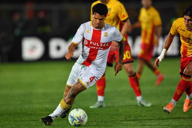 Lecce s Attacking Midfielder Omri Gandelman (16 US Lecce) and Genoa CFC s Central Midfielder Amorim (4 Genoa CFC) in action during the Serie A Enilive matchday 38 match between US Lecce and Genoa CFC at the Stadio Via del Mare in Lecce, Italy, Sunday, May 24, 2026. (Credit Image: Giovanni Evangelista LaPresse)  Copyright: xGiovannixEvangelista LaPressex