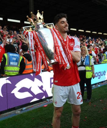 Crystal Palace v Arsenal Premier League Arsenal™s Kai Havertz celebrates with the Premier League trophy during the Premier League match at Selhurst Park, London 24 05 2026 UK Newspapers OUT Copyright: xDanielxHamburyx FIL-23470-0216