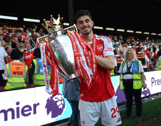 Crystal Palace v Arsenal Premier League Arsenal™s Kai Havertz celebrates with the Premier League trophy during the Premier League match at Selhurst Park, London 24 05 2026 UK Newspapers OUT Copyright: xDanielxHamburyx FIL-23470-0217