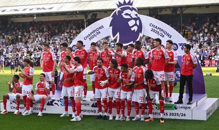 Crystal Palace v Arsenal Premier League Arsenal players prepare to lift the Premier League trophy during the Premier League match at Selhurst Park, London 24 05 2026 UK Newspapers OUT Copyright: xDanielxHamburyx FIL-23470-0285