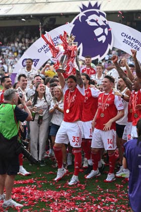 Crystal Palace v Arsenal Premier League Arsenal players lift the Premier League trophy during the Premier League match at Selhurst Park, London 24 05 2026 UK Newspapers OUT Copyright: xDanielxHamburyx FIL-23470-0314