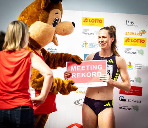 61 International Whitsun Sports Festival Rehlingen Siersburg, 24 05 2026 Delighted to win the womens 400m hurdles race with a new meeting record Eileen Demes GER TV 1861 Neu Isenburg 61 International Whitsun Sports Festival on 24 05 2026 at the Bungert Stadium in Rehlingen Siersburg Saarland Copyright: xBEAUTIFULxSPORTS R.xSchmittx