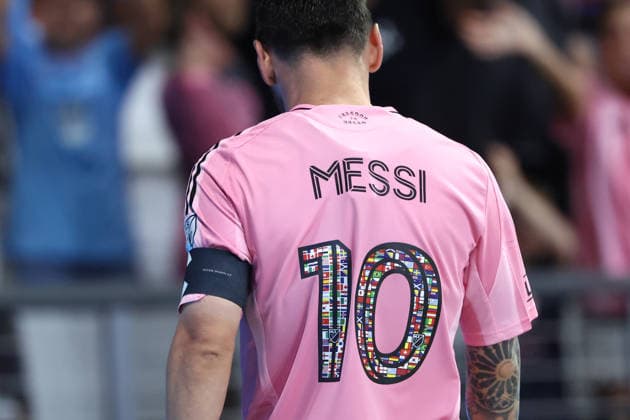 MIAMI, FL - MAY 24: Inter Miami CF midfielder Leo Messi (10) wears a world cup focused Inter Miami CF jersey during the match between Philadelphia Union and Inter Miami CF on Sunday, May 24, 2026 at Nu Stadium in Miami, FL (Photo by Peter Joneleit Icon Sportswire) SOCCER: MAY 24 MLS, Fussball Herren, USA Inter Miami CF vs Philadelphia Union EDITORIAL USE ONLY Icon2605024022