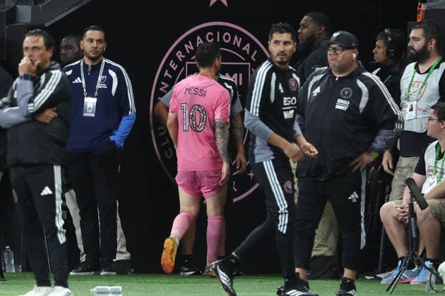 MIAMI, FL - MAY 24: Inter Miami CF midfielder Leo Messi (10) walks into the locker room part way through the second half during the match between Philadelphia Union and Inter Miami CF on Sunday, May 24, 2026 at Nu Stadium in Miami, FL (Photo by Peter Joneleit Icon Sportswire) SOCCER: MAY 24 MLS, Fussball Herren, USA Inter Miami CF vs Philadelphia Union EDITORIAL USE ONLY Icon2605024030