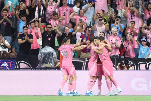 MIAMI, FL - MAY 24: Inter Miami CF forward Luis Suarez (9) celebrates his goal in the second half during the match between Philadelphia Union and Inter Miami CF on Sunday, May 24, 2026 at Nu Stadium in Miami, FL (Photo by Peter Joneleit Icon Sportswire) SOCCER: MAY 24 MLS, Fussball Herren, USA Inter Miami CF vs Philadelphia Union EDITORIAL USE ONLY Icon2605024033