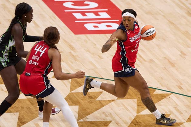 May 24, 2026, Seattle, Washington, USA: Washington Mystics guard COTIE MCMAHON (23) controls the basketball in the third quarter of the WNBA, Basketball Damen, USA match between the Seattle Storm and Washington Mystics at Climate Pledge Arena in Seattle. Seattle USA - ZUMAd218 20260524_zsp_d218_019 Copyright: xRichardxDizonx