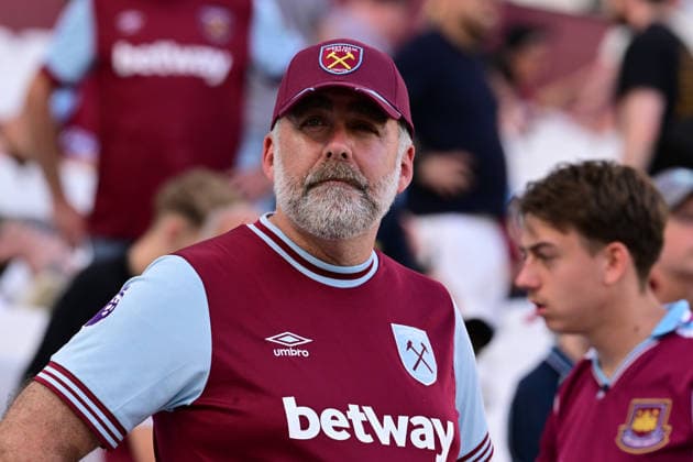 West Ham United v Leeds United, Premier League West Ham United fans during the Premier League match between West Ham United and Leeds United at the London Stadium, London, UK, on 24 May 2026. London London Stadium UK Editorial use only DataCo restrictions apply See www.football-dataco.com , Copyright: xPaulxBockingx PSI-24301-0153