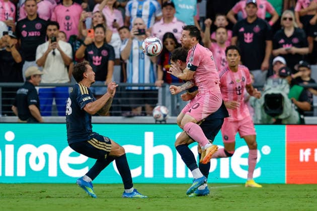 May 24, 2026, Miami, Florida, USA: Inter Miami forward Lionel Messi (10) battles for a ball during a Major League Soccer match between Inter Miami CF and Philadelphia Union at NU Stadium, Miami. Miami USA - ZUMAa257 20260524_zsp_a257_015 Copyright: xChrisxArjoonx