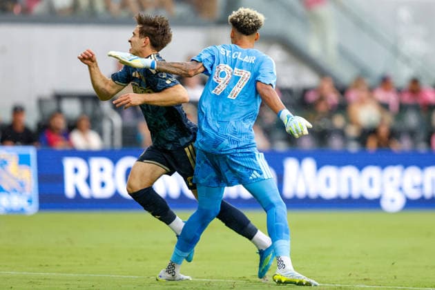 May 24, 2026, Miami, Florida, USA: Inter Miami goalkeeper Dayne St. Clair (97) and Philadelphia Union forward Milan Iloski (10) clash during a Major League Soccer match between Inter Miami CF and Philadelphia Union at NU Stadium, Miami. Soccer 2026: Inter Miami CF 6:4 Philadelphia Union.  - ZUMAa257 20260524_zsp_a257_002 Copyright: xChrisxArjoonx