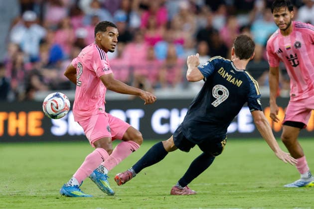 May 24, 2026, Miami, Florida, USA: Inter Miami midfielder Yannick Bright (42) and Philadelphia Union forward Bruno Damiani (9) battle for a ball during a Major League Soccer match between Inter Miami CF and Philadelphia Union at NU Stadium, Miami. Soccer 2026: Inter Miami CF 6:4 Philadelphia Union.  - ZUMAa257 20260524_zsp_a257_016 Copyright: xChrisxArjoonx