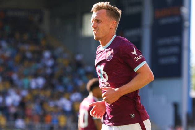BURNLEY, ENGLAND - MAY 24: James Ward-Prowse of Burnley during the Premier League match between Burnley and Wolverhampton Wanderers at Turf Moor on May 24, 2026 in Burnley, England.  Copyright: xSeanxChandlerx xSPPx Sportspressphoto_154552