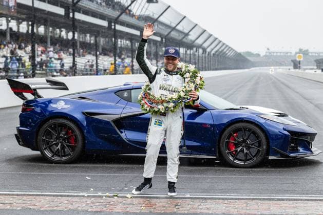 May 24, 2026, Speedway, Indiana, USA: FELIX ROSENQVIST, driver of the No. 60 Honda for Meyer Shank Racing w Curb Agajanian, gestures to the fans on the Yard of Bricks after winning the 110th Indianapolis 500 at Indianapolis Motor Speedway. Speedway USA - ZUMAw173 20260524_zsp_w173_024 Copyright: xLukexWelshx