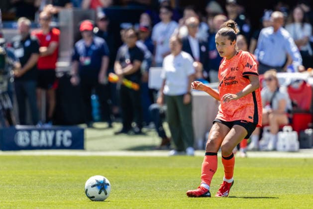 SAN JOSE, CA - MAY 24: Sydney Collins 16 of Bay FC passes the ball during a match against Chicago Stars FC on May 24, 2026 at PayPal Park in San Jose, CA. (Photo by Matthew Huang Icon Sportswire) SOCCER: MAY 24 NWSL Bay FC vs Chicago Stars EDITORIAL USE ONLY Icon260524061