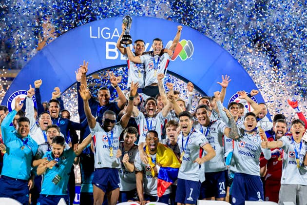 LIGA BBVA MX TORNEO CLAUSURA 2026 FINAL LIGA BBVA MX TORNEO CLAUSURA 2026 FINAL PUMAS VS CRUZ AZUL 24052026 MEXICO CITY, MEXICO. Photo of players of Cruz Azul celebrating with the champion trophy, after defeating Pumas in the final of the Liga BBVA MX Torneo Clausura 2026, held at the Estadio Olimpico of Mexico City. Foto de jugadores de Cruz Azul celebrando con el trofeo de campeon, luego de derrotar a Pumas en la final de la Liga BBVA MX Torneo Clausura 2026, celebrada en el Estadio Olimpico de la Ciudad de Mexico. PHOTO BY IMAGENSHOP AGENCIA FOTOGRAFICA MEXICO CITY MEXICO CITY MEXICO *** LIGA BBVA MX TORNEO CLAUSURA 2026 FINAL LIGA BBVA MX TORNEO CLAUSURA 2026 FINAL PUMAS VS CRUZ AZUL 24052026 MEXICO CITY, MEXICO Photo of players of Cruz Azul celebrating with the champion trophy, after defeating Pumas in the final of the Liga BBVA MX Torneo Clausura 2026, held at the Estadio Olimpico of Mexico City Photo of players of Cruz Azul celebrating with the champion trophy, after defeating Pumas in the final of the Liga BBVA MX Torneo Clausura 2026, held at the Estadio Olimpico of Mexico City PHOTO BY IMAGENSHOP AGENCIA FOTOGRAFICA MEXICO CITY MEXICO CITY MEXICO CITY MEXICO Copyright: xJorgexReyesx