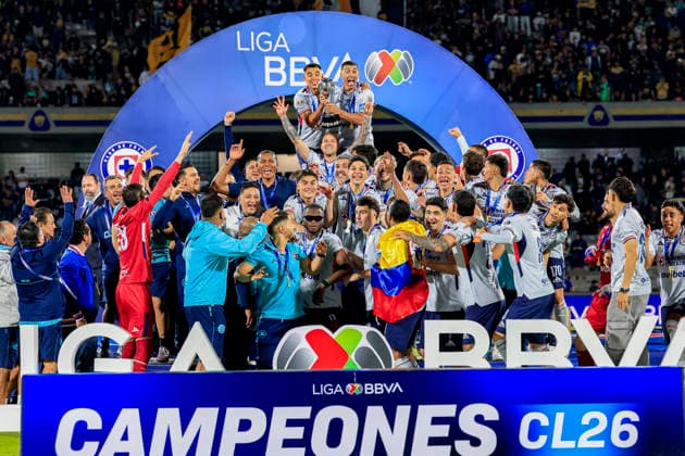 LIGA BBVA MX TORNEO CLAUSURA 2026 FINAL LIGA BBVA MX TORNEO CLAUSURA 2026 FINAL PUMAS VS CRUZ AZUL 24052026 MEXICO CITY, MEXICO Photo of players of Cruz Azul celebrating with the champion trophy, after defeating Pumas in the final of the Liga BBVA MX Torneo Clausura 2026, held at the Estadio Olimpico of Mexico City Photo of players of Cruz Azul celebrating with the champion trophy, after defeating Pumas in the final of the Liga BBVA MX Torneo Clausura 2026, held at the Estadio Olimpico of Mexico City PHOTO BY IMAGENSHOP AGENCIA FOTOGRAFICA MEXICO CITY MEXICO CITY MEXICO CITY MEXICO Copyright: xJorgexReyesx