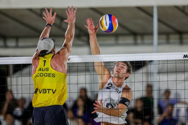 (260525) -- LAGUNA PROVINCE, May 25, 2026 -- Yves Haussener (R) of Switzerland competes against Thomas Hodges (L) of Australia during the men s final match between Thomas Hodges Ben Hood of Australia and Adrian Heidrich Yves Haussener of Switzerland at the Volleyball World Beach Pro Tour Challenge in Laguna Province, the Philippines, May 24, 2026. ) (SP)PHILIPPINES-LAGUNA PROVINCE-VOLLEYBALL WORLD BEACH PRO TOUR CHALLENGE ROUELLExUMALI 