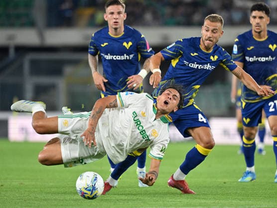 (260525) -- VERONA, May 25, 2026 -- Roma s Paulo Dybala (front) vies with Hellas Verona s Sandi Lovric during a Serie A soccer match between Hellas Verona and Roma in Verona, Italy, May 24, 2026. (Photo by Xinhua) (SP)ITALY-VERONA-FOOTBALL-SERIE A-HELLAS VERONA VS ROMA AlbertoxLingria 