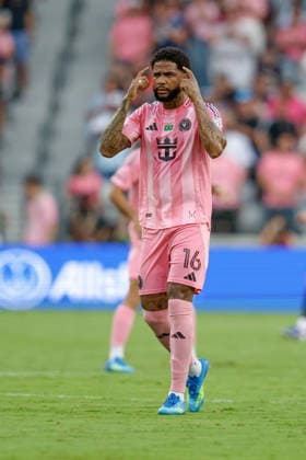 MIAMI, FL - MAY 24: Inter Miami defender Micael (16) gestures during the MLS, Fussball Herren, USA game between Inter Miami CF and Philadelphia Union at NU Stadium on May 24, 2026 in Miami,Florida.(Photo by Chris Arjoon Icon Sportswire) SOCCER: MAY 24 MLS Inter Miami CF vs Philadelphia Union EDITORIAL USE ONLY Icon2605240010033