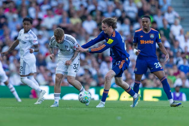 Fulham v Newcastle United - Premier League Emile Smith Rowe of Fulham and Nick Woltemade of Newcastle United compete for the ball during the Premier League match between Fulham and Newcastle United at Craven Cottage, London, on May 24, 2026. London Greater London United Kingdom  Copyright: xMIxNewsx originalFilename:fletcher-fulhamvs260524_npG7y.jpg