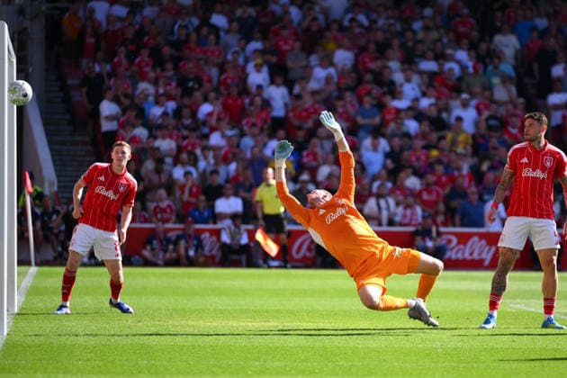 Nottingham Forest v Bournemouth - Premier League Matz Sels, Nottingham Forest goalkeeper, dives for the ball as Marcus Tavernier of Bournemouth scores to make it 1-1 during the Premier League match between Nottingham Forest and Bournemouth at the City Ground in Nottingham, United Kingdom, on May 24, 2026. Nottingham Nottinghamshire United Kingdom  Copyright: xMIxNewsx originalFilename:fletcher-nottingh260524_npRZH.jpg