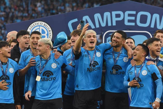 River Plate v Belgrano - Final: Torneo Apertura 2026 Players of Belgrano celebrate with the trophy after the match between River Plate and Belgrano at Estadio Mario Alberto Kempes, Argentina, on May 24. Cordoba Buenos Aires Argentina  Copyright: xFedericoxPerettix originalFilename:peretti-riverpla260524_npzuU.jpg