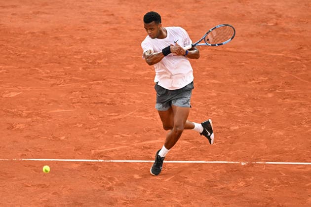 2026 French Open - Giovanni Mpetshi Perricard Giovanni MPETSHI PERRICARD (FRA) during his first round match at the 2026 Roland-Garros tournament in Paris, FRANCE, on May 24, 2026. Photo by Corinne Dubreuil ABACAPRESS.COM PARIS  Copyright: xDubreuilxCorinne ABACAx