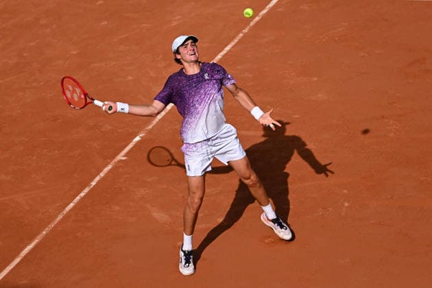 2026 French Open - Joao Fonseca Joao Fonseca (BRA) during his first round match at the 2026 Roland-Garros tournament in Paris, FRANCE, on May 24, 2026. Photo by Corinne Dubreuil ABACAPRESS.COM PARIS  Copyright: xDubreuilxCorinne ABACAx