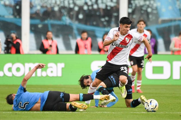 River Plate v Belgrano - Final: Torneo Apertura 2026 River Plate s Tomas Galvan breaks free from a double team by Belgrano during the 2026 League Cup final between River Plate and Belgrano at Mario Alberto Kempes Stadium in Cordoba, Argentina, on May 24, 2026. Cordoba Argentina  Copyright: xPabloxEliasx originalFilename:elias-river260524_npyr3.jpg