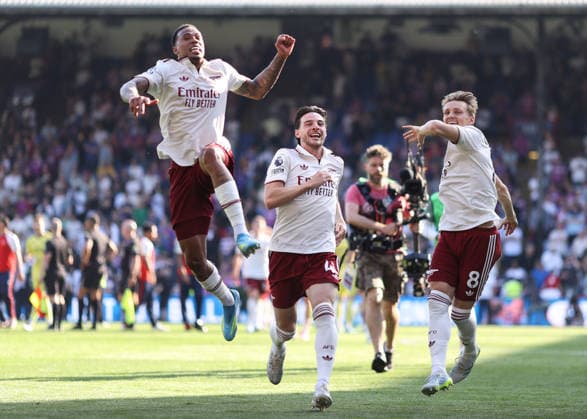 Crystal Palace gegen Arsenal 24 Mai 2026, London Premier League Fußball Crystal Palace gegen Arsenal L R Gabriel, Declan Rice und Martin Odegaard von Arsenal feiern den Sieg Foto Jacques Feeney Offside London UK  Copyright: xJacquesxFeeneyx xOffsidexOffside
