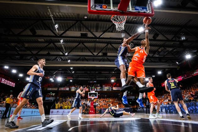 24 05 2026, Rasta Dome, Vechta Basketball, easyCredit Bundesliga, Playoffs quarter-finals, Rasta Vechta vs ALBA Berlin duel between Norris Agbakoko 17 Berlin and Alonzo Verge Jr 11 Vechta